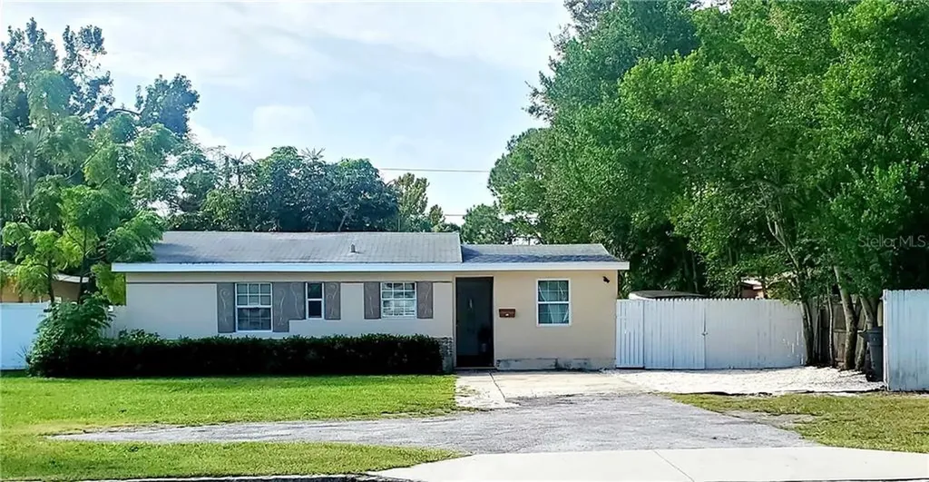 4542 30th Avenue N St Petersburg FL 33713
