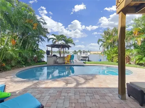 210 89th Avenue N St Petersburg FL 33702
