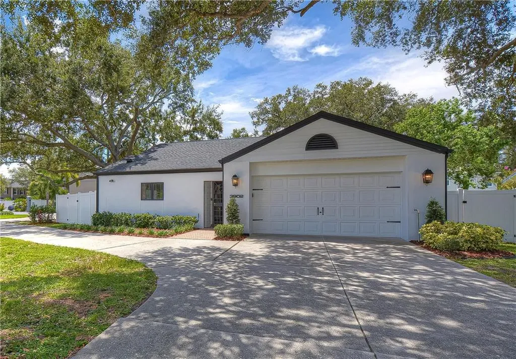 3902 W Azeele Street Tampa FL 33609
