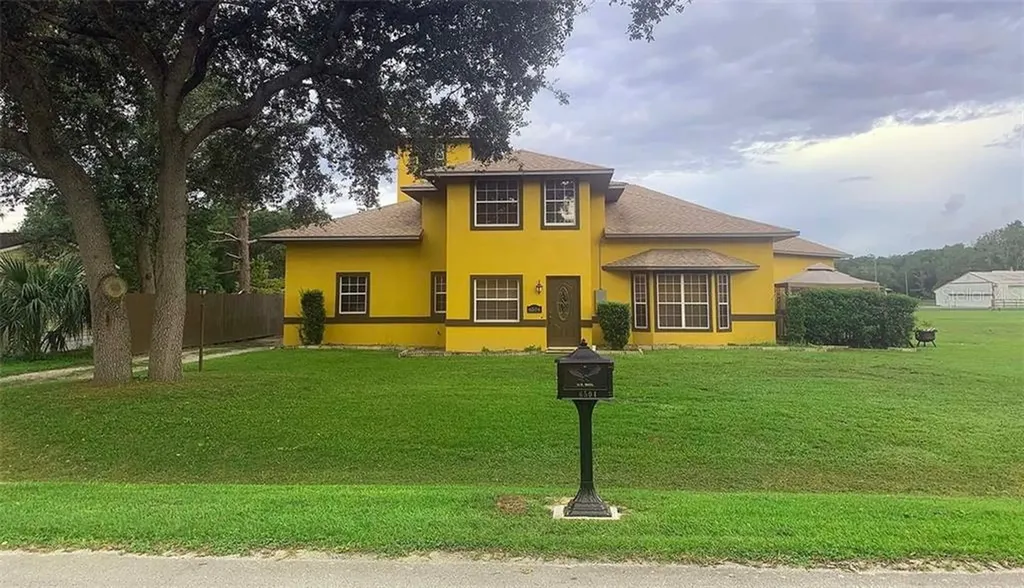 6504 SE 159th Court Ocklawaha FL 32179