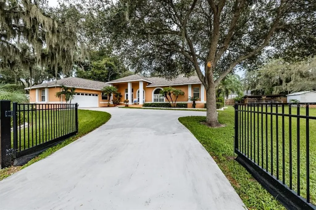 8606 Valrie Lane Riverview FL 33569