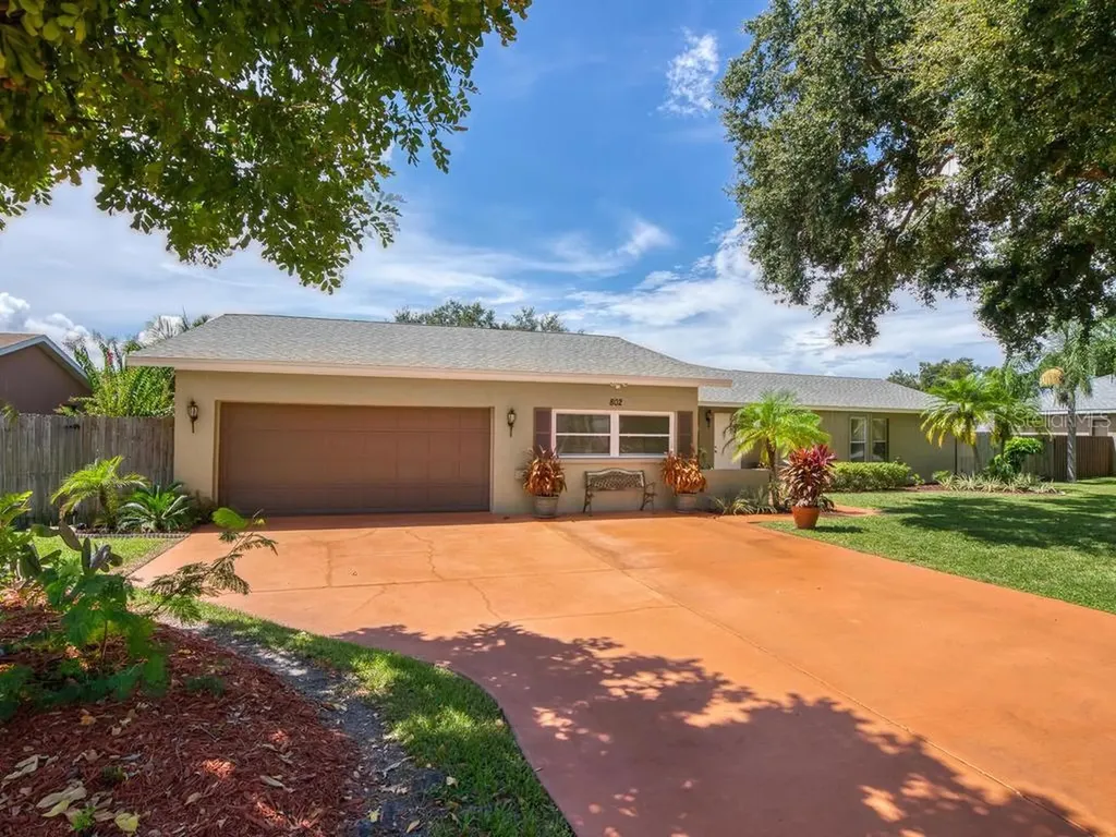 802 Plum Tree Lane Sarasota FL 34243