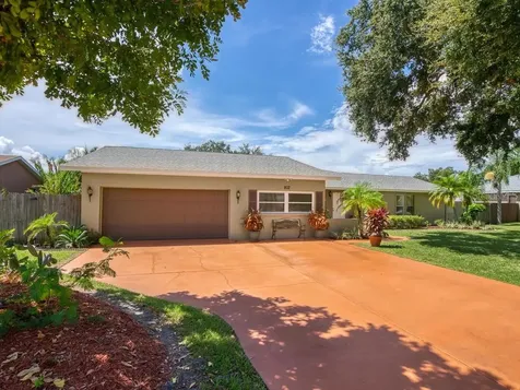 802 Plum Tree Lane Sarasota FL 34243