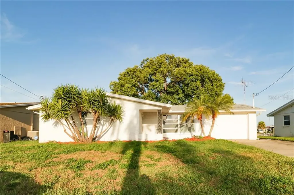 12705 3rd Isle Hudson FL 34667