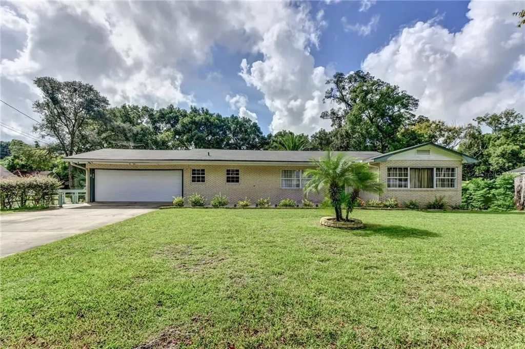 1050 Rolling Acres Drive Deland FL 32720
