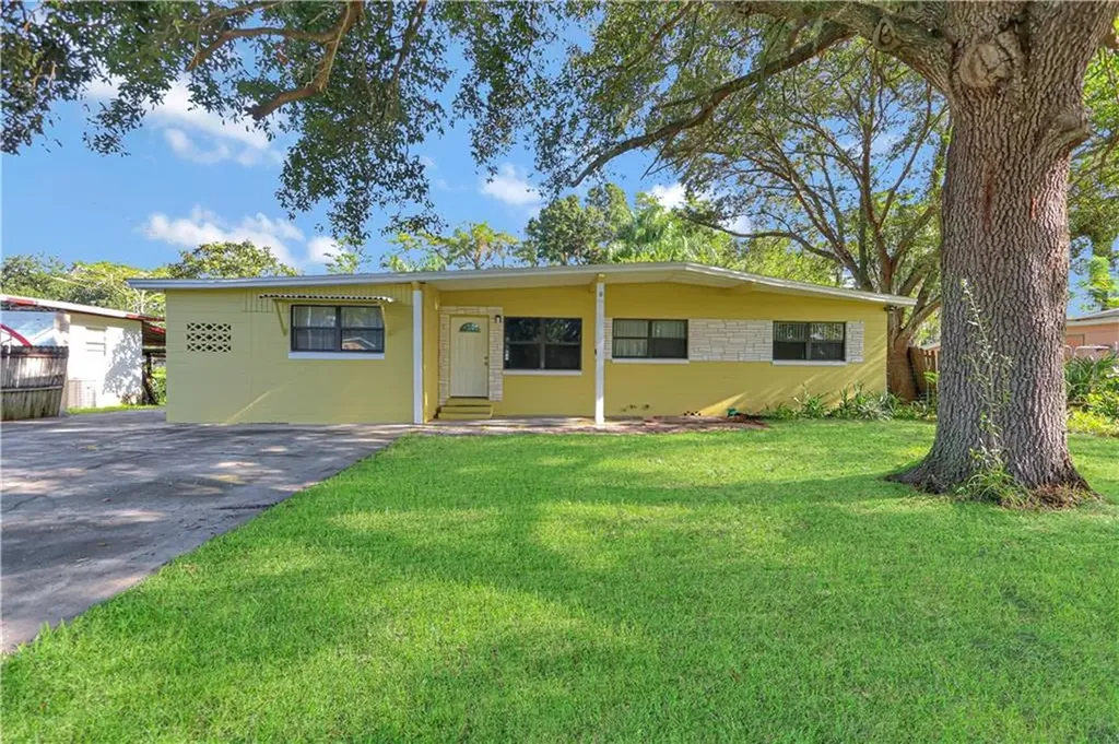 313 W Pierce Avenue Orlando FL 32809