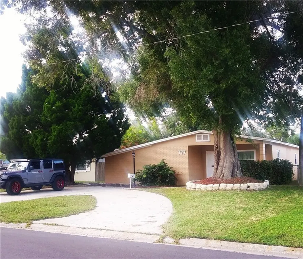 777 88th Avenue N St Petersburg FL 33702