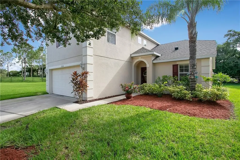 1926 Commander Way Kissimmee FL 34746