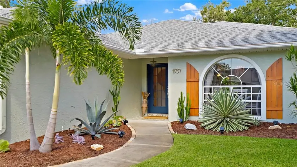 1937 Glen Lakes Circle N St Petersburg FL 33702