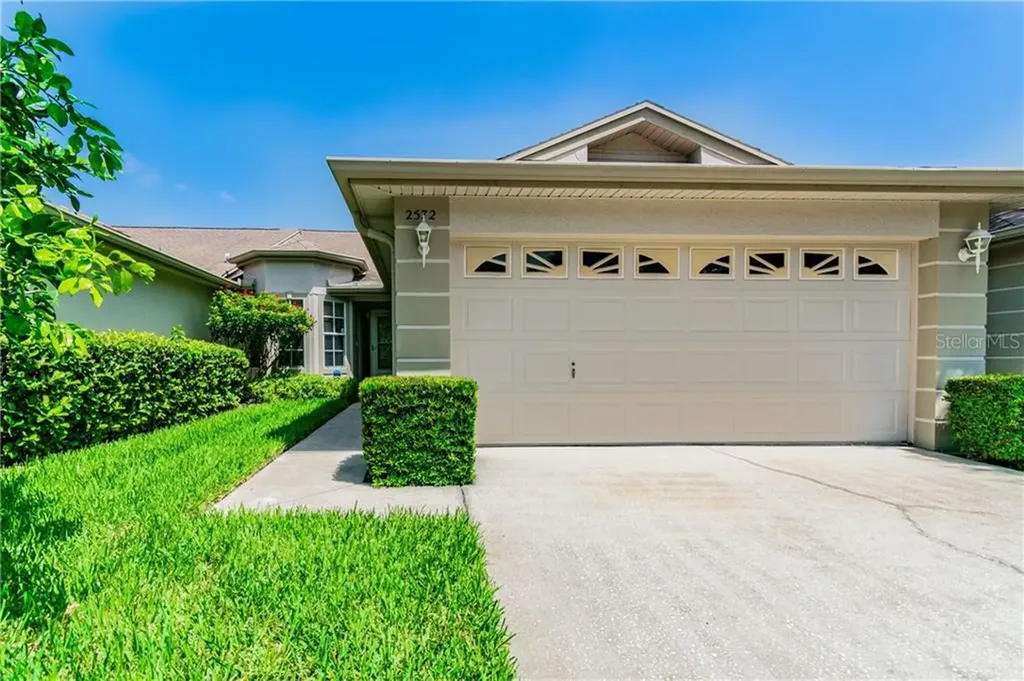 2572 Estancia Boulevard Clearwater FL 33761