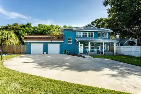 1048 35th Avenue N St Petersburg FL 33704