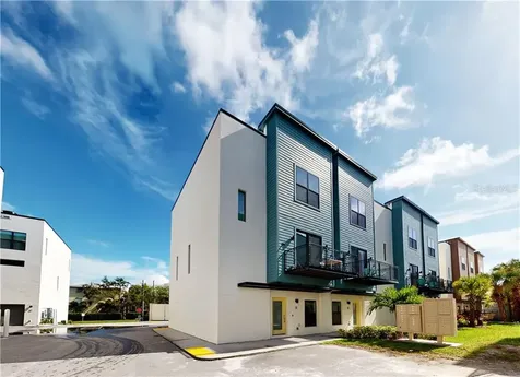 4810 W Mcelroy Avenue Tampa FL 33611