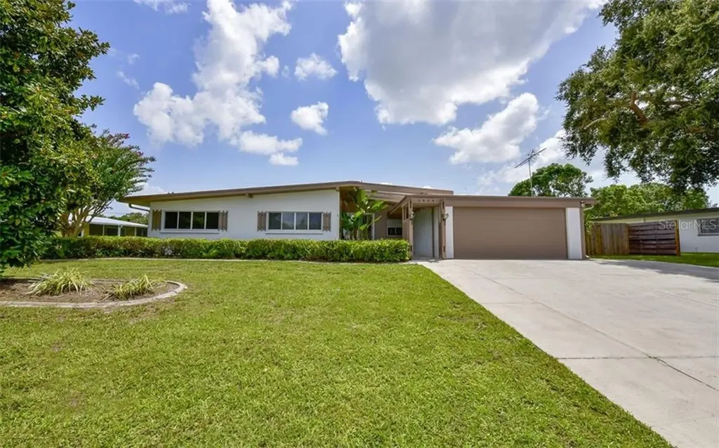 2524 Goldenrod Street Sarasota FL 34239