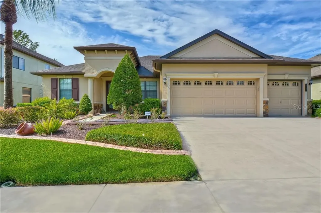 8007 Hampton Lake Drive Tampa FL 33647