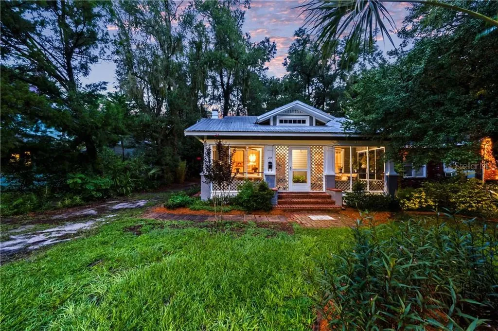 219 W University Avenue Deland FL 32720