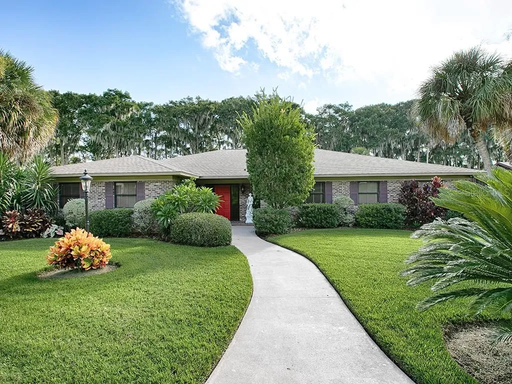 2916 Porto Bello Avenue Leesburg FL 34748