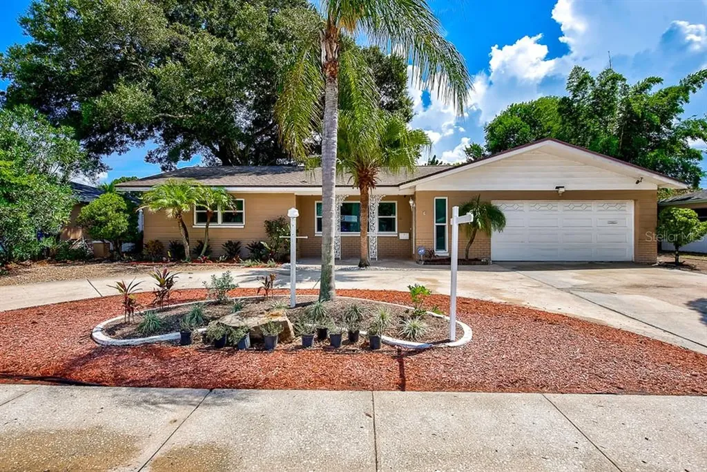 3760 22nd Avenue N St Petersburg FL 33713