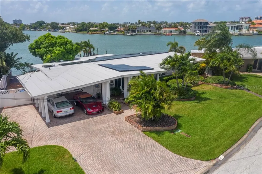 7972 3rd Avenue S St Petersburg FL 33707