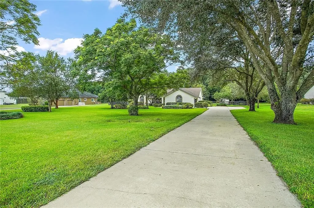 22733 Stallion Drive Sorrento FL 32776