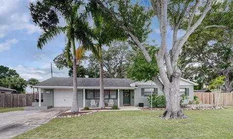 1742 65th Way N St Petersburg FL 33710