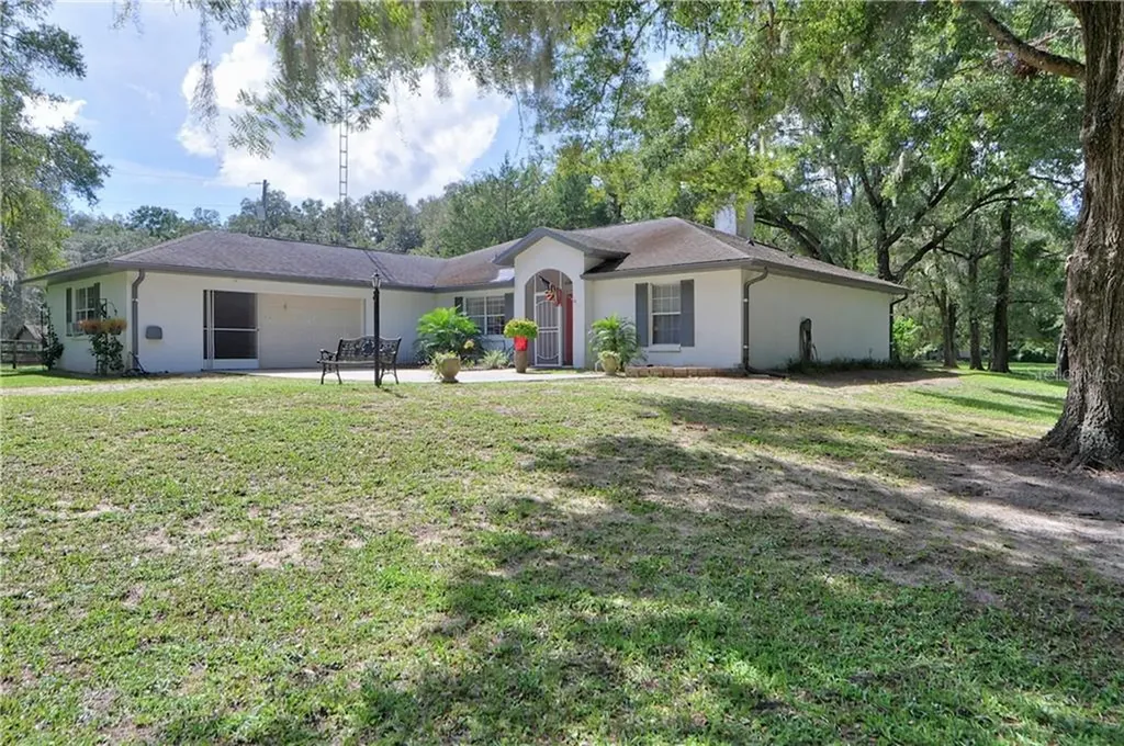 13610 NW 70th Street Morriston FL 32668