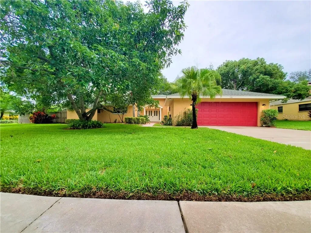 1560 Brae Moor Lane Dunedin FL 34698