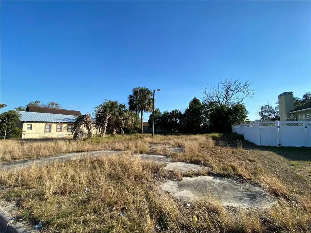 133 W Park Avenue Lake Wales FL 33853