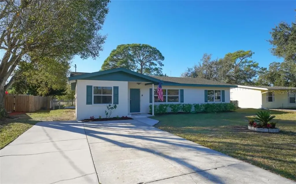 2715 36th Avenue W Bradenton FL 34205