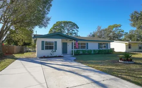 2715 36th Avenue W Bradenton FL 34205