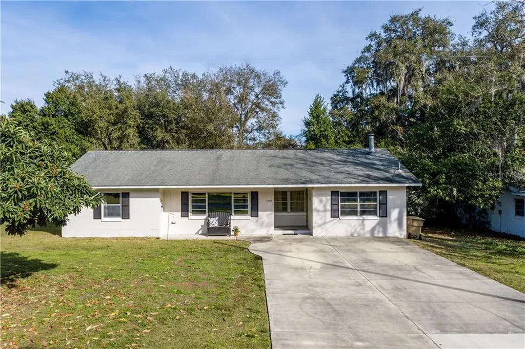2909 Pinetree Road Eustis FL 32726