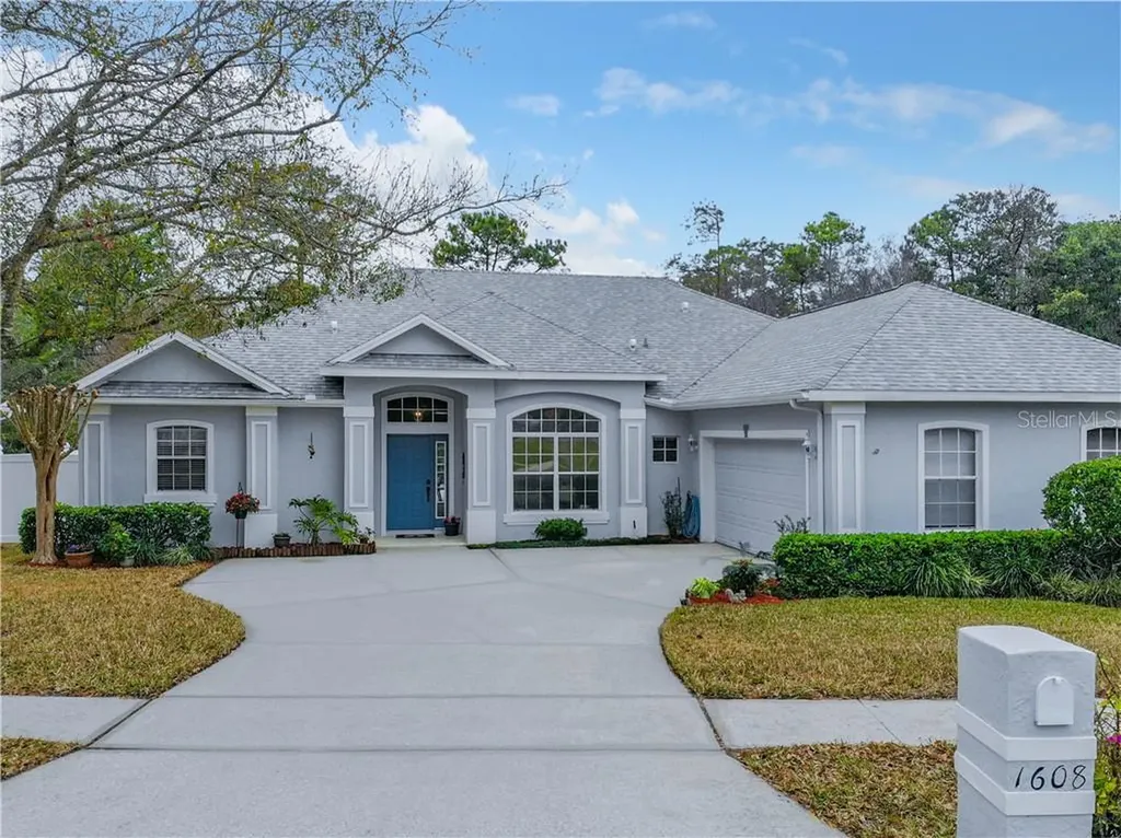 1608 Carillon Park Drive Oviedo FL 32765