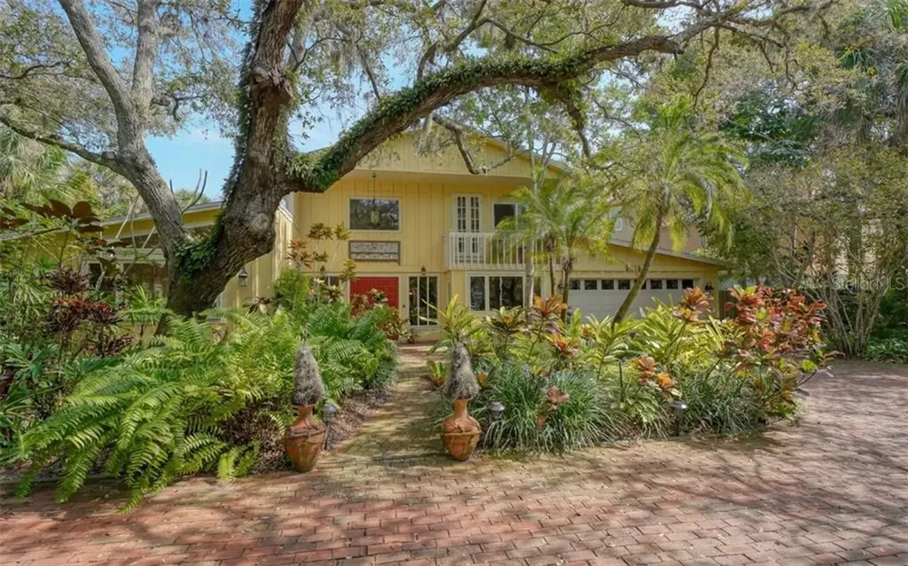 5045 Oxford Drive Sarasota FL 34242
