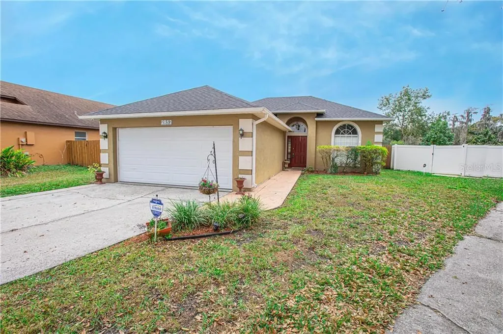 2952 Autumn Run Place Orlando FL 32822