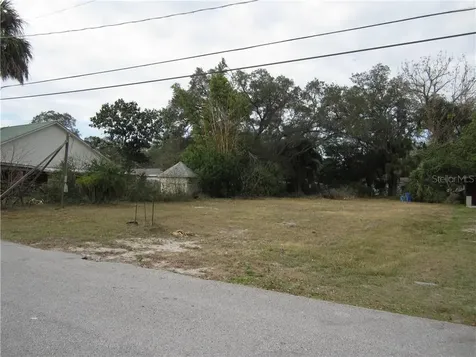 1715 Round Pond Avenue Tampa FL 33612