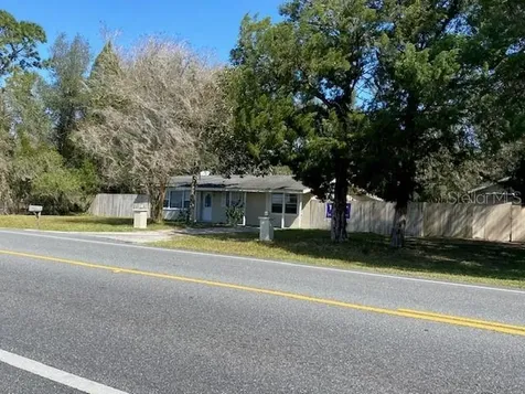 307 N C 470 Lake Panasoffkee FL 33538