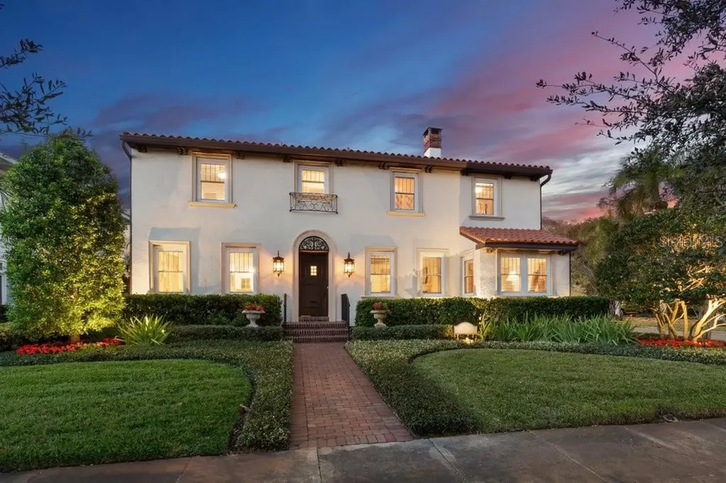 455 18th Avenue NE St Petersburg FL 33704