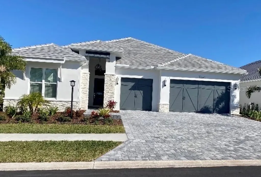 8144 Grande Shores Drive Sarasota FL 34240