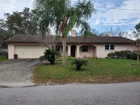 10405 N Hartts Drive Tampa FL 33617
