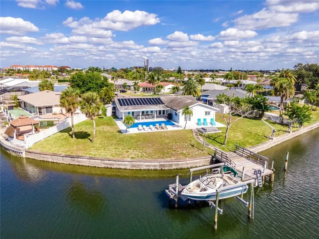 6302 Wisteria Lane Apollo Beach FL 33572