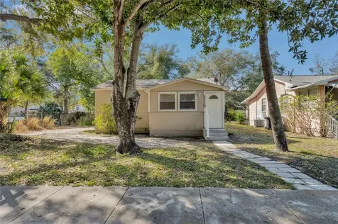 2115 11th Street S St Petersburg FL 33705