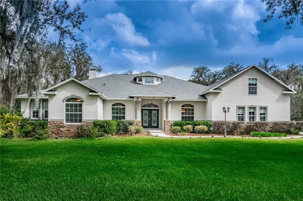3505 Mcintosh Oaks Court Dover FL 33527