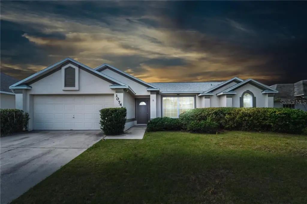 10749 Oak Glen Circle Orlando FL 32817