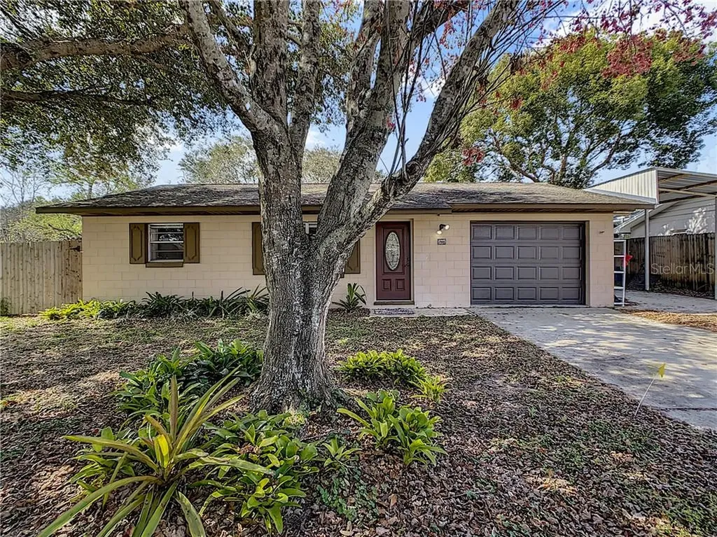 27845 Lois Drive Tavares FL 32778