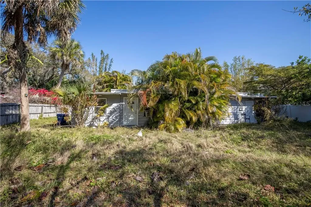1607 Bay Road Sarasota FL 34239
