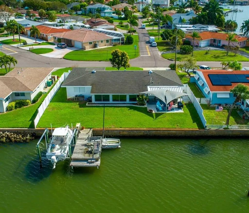1401 Sea Gull Drive S St Petersburg FL 33707