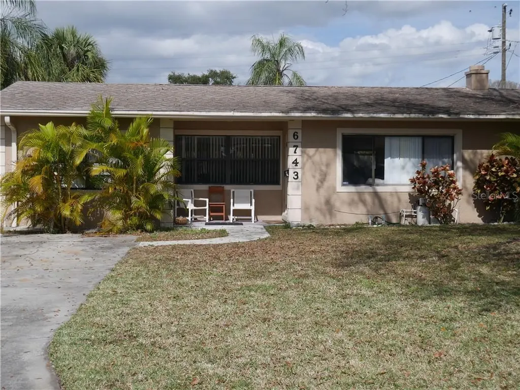 6743 32nd Avenue N St Petersburg FL 33710