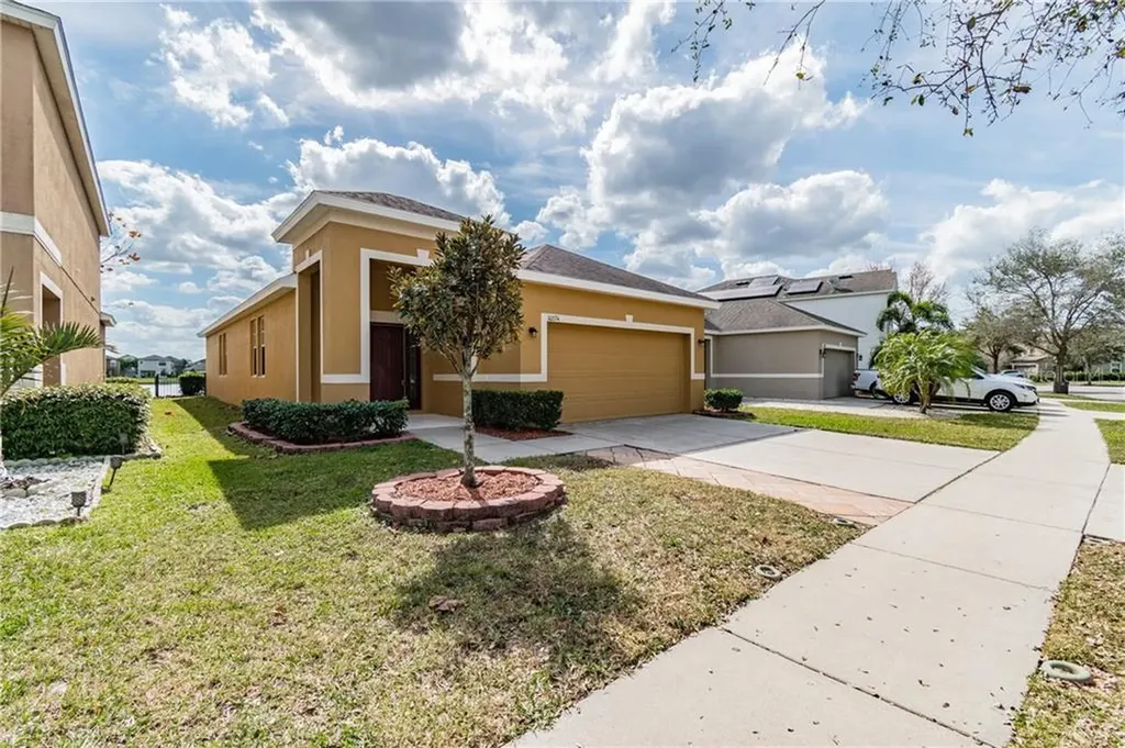 10274 Newminster Loop Ruskin FL 33573