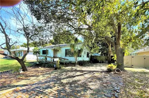 744 45th Avenue S St Petersburg FL 33705
