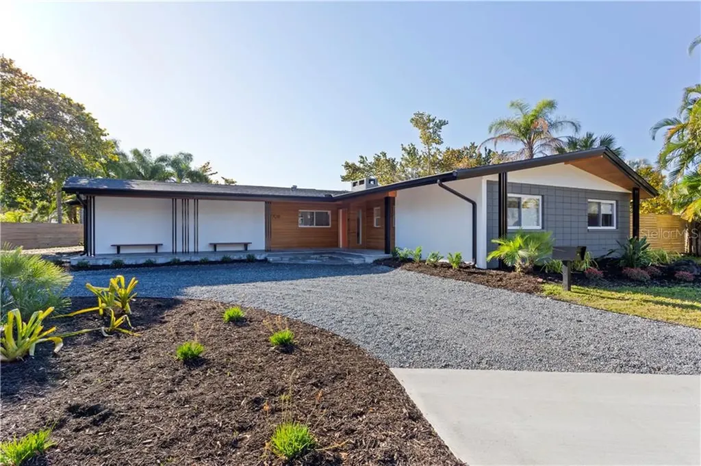 4708 Sunrise Drive S St Petersburg FL 33705