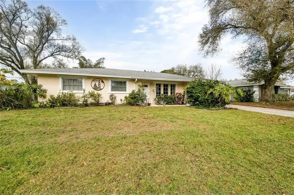 3959 Tampico Drive Sarasota FL 34235